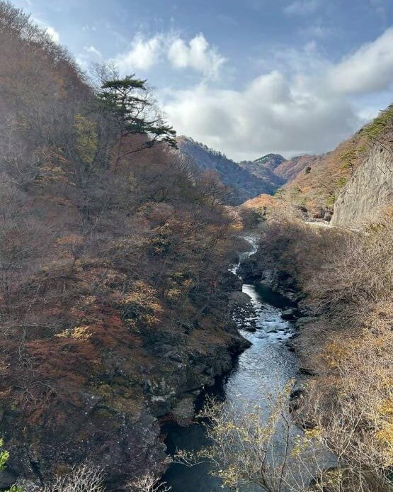 塩原渓谷歩道。箒川沿いに続く渓谷のトレイルで、塩原スパトレイルのコース区間。